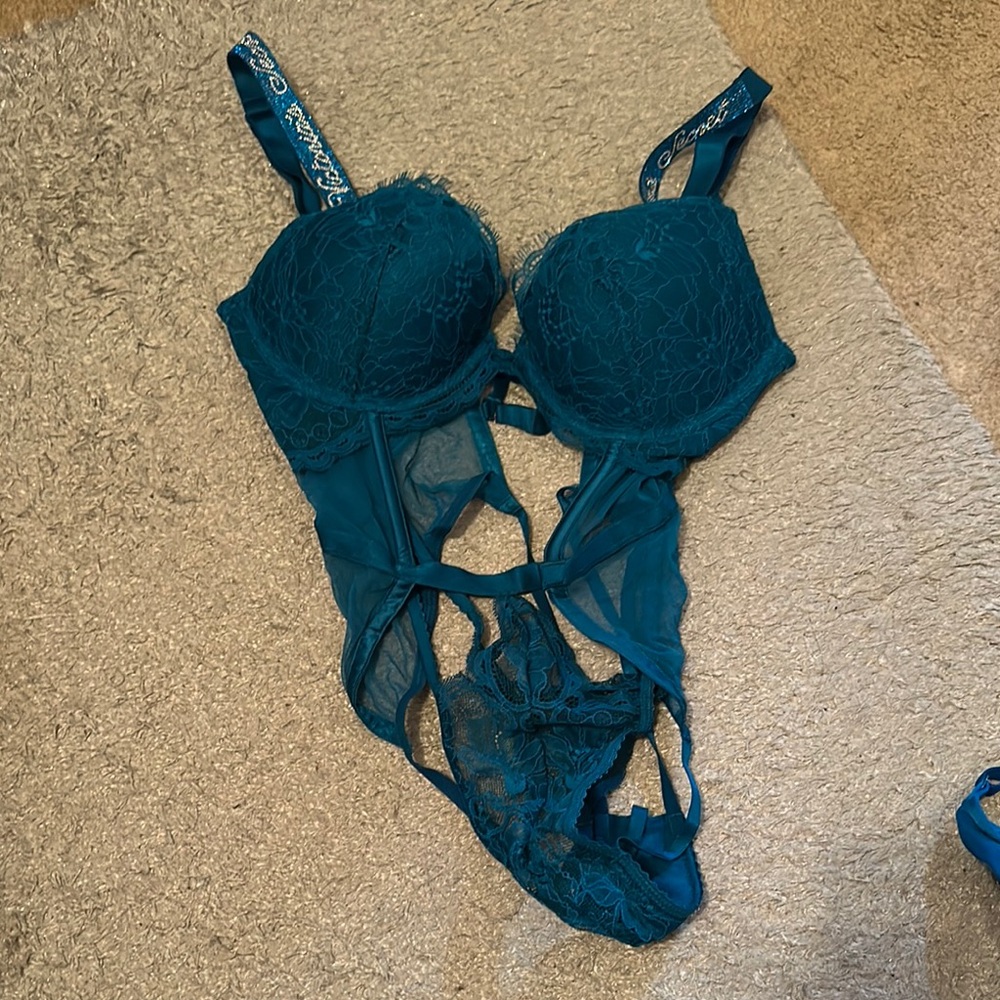 Victoria's Secret Blue Lace Bra